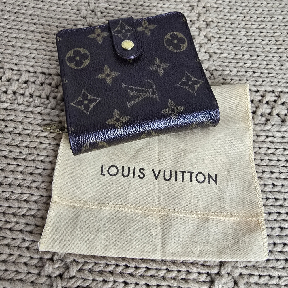 Louis Vuitton Monogram Compact  Zip Round Bi-fold Wallet